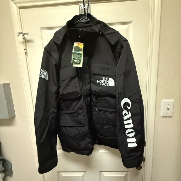 North Face x Canon Hooded Windbreaker - Picture 2 of 9